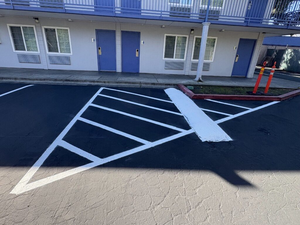 Sealcoating and Line Striping